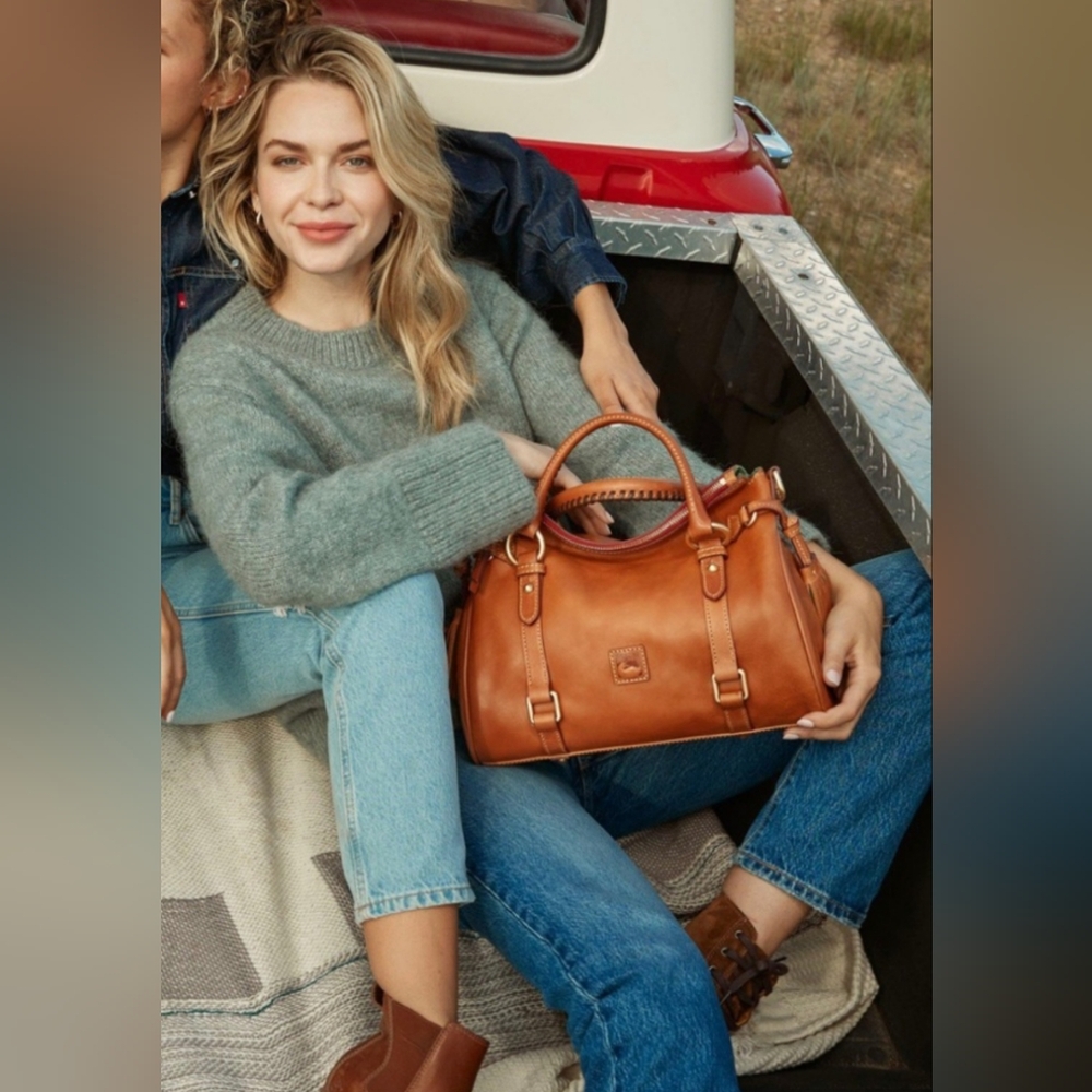 👜🆕Dooney & Bourke Florentine Collection Vachetta Brown Leather Satchel B23…